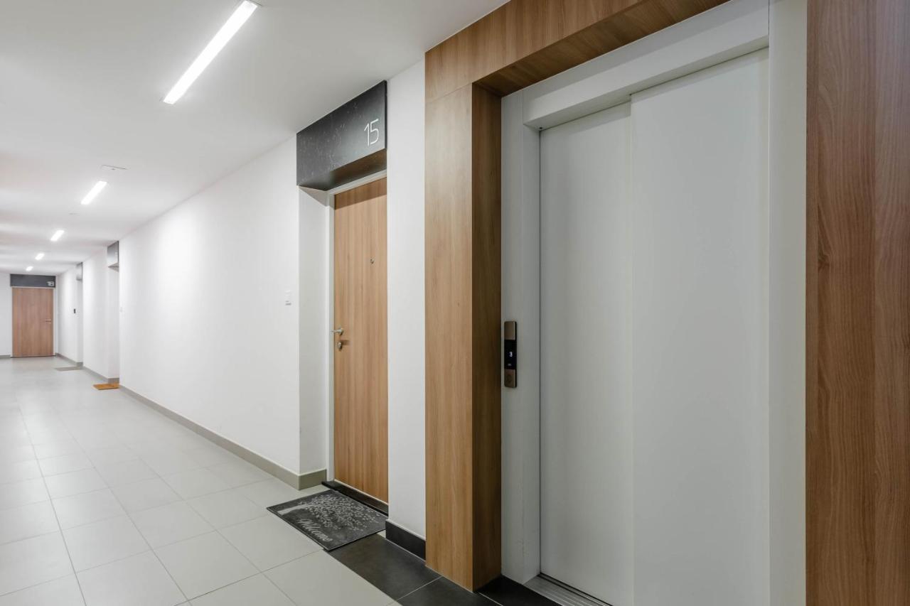 Chill Apartments Airport Ursynow Варшава Экстерьер фото